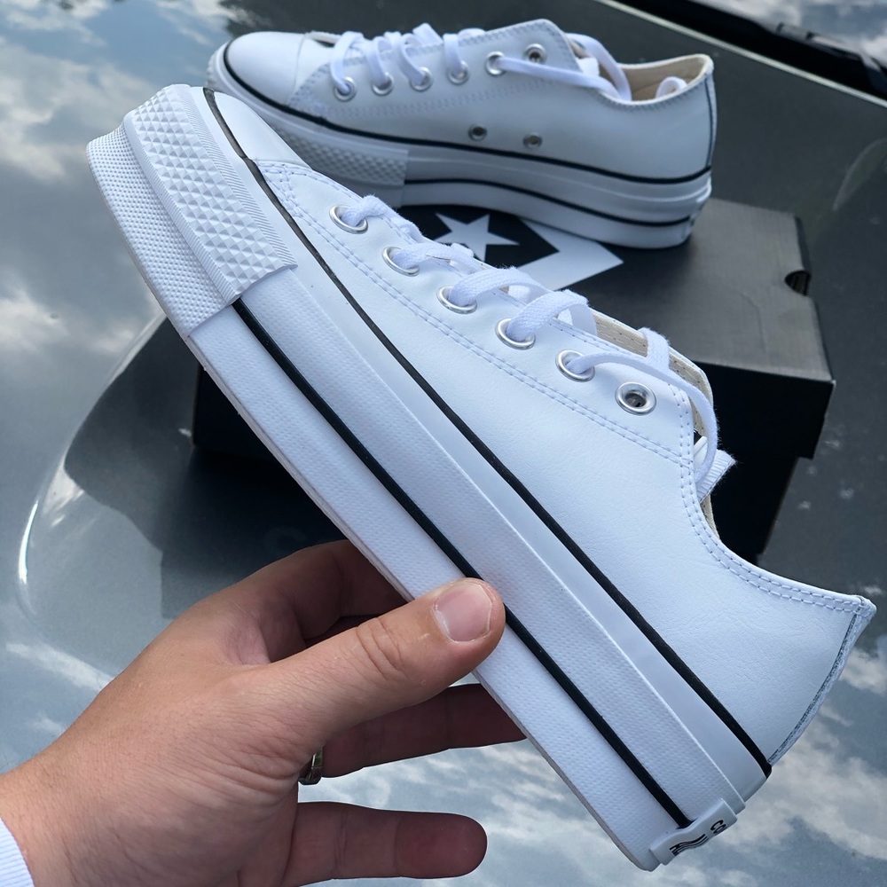 Converse Women Platform Chuck Taylor All Star 4 US